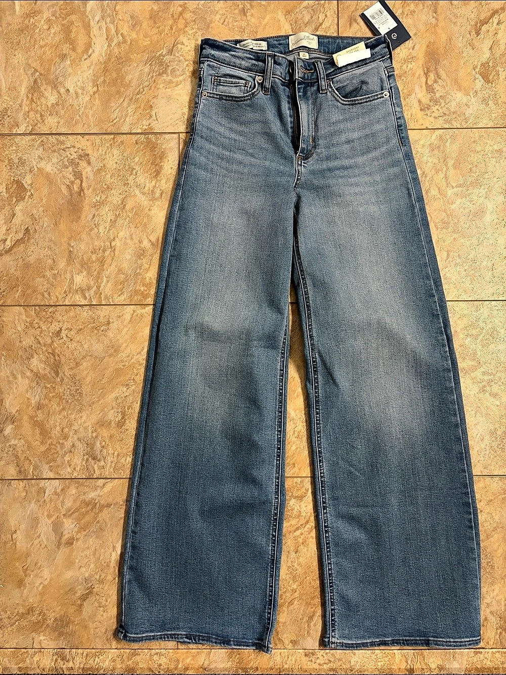 Universal Thread Everyday Wide Leg Wide Leg Jeans in Blue Size 6 NWT